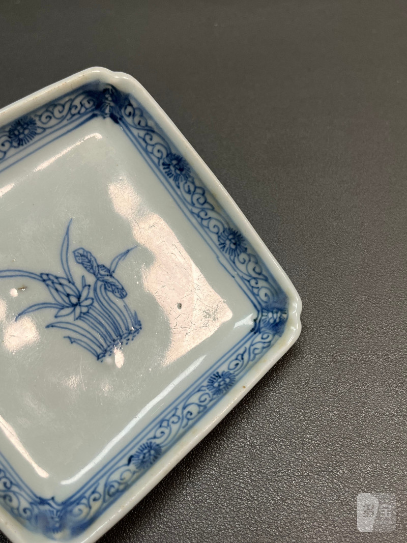 明万历  青花花卉纹倭角四方洗（一对） - 图12